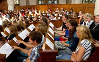 Pabostudenten tijdens de jaaropening van de hogeschool De Driestar