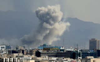 Rookwolken boven Teheran.