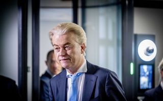Geert Wilders (PVV) onderweg naar een gesprek met informateurs Elbert Dijkgraaf en Richard van Zwol. beeld ANP, Robin Utrecht