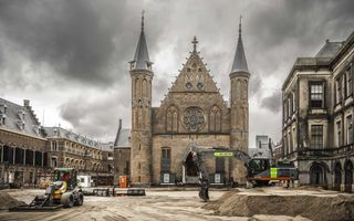  De renovatie van het Binnenhof gaat circa 2 miljard euro kosten. beeld ANP, Freek van den Bergh