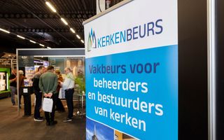 Een poster van de Kerkenbeurs, vakbeurs voor beheerders en bestuurders van kerken.