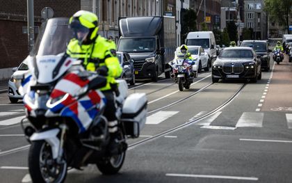 Twee agenten zwaargewond door aanrijding met gestolen voertuig A2