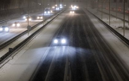 Meerdere wegafsluitingen door ongelukken op gladde snelwegen. Meerdere wegafsluitingen door ongelukken op gladde snelwegen.