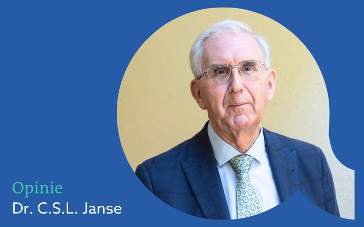 Webvignet Toegespitst met een portret van dr. C.S.L. Janse uitgesneden in de vorm van een komma in een blauw vlak.