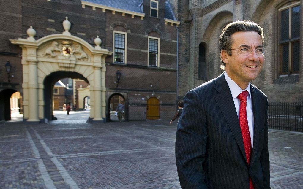 De fractieleider van het CDA Verhagen arriveert woensdag op het Binnenhof in Den Haag voor een gesprek met informateur Uri Rosenthal. Foto ANP