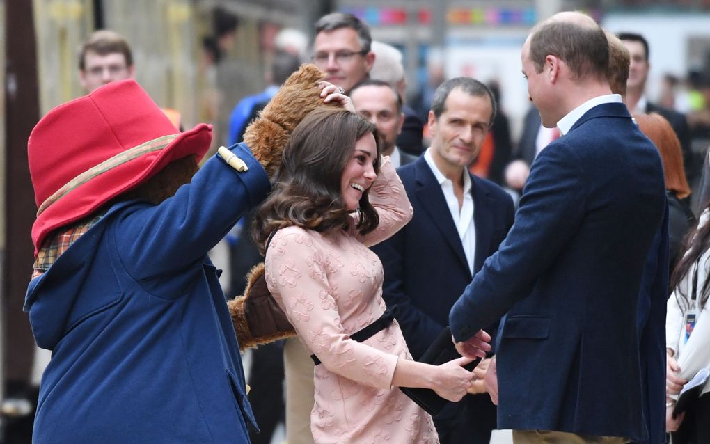 Prins William en hertogin Catherine maandag op Paddington Station in Londen. beeld AFP