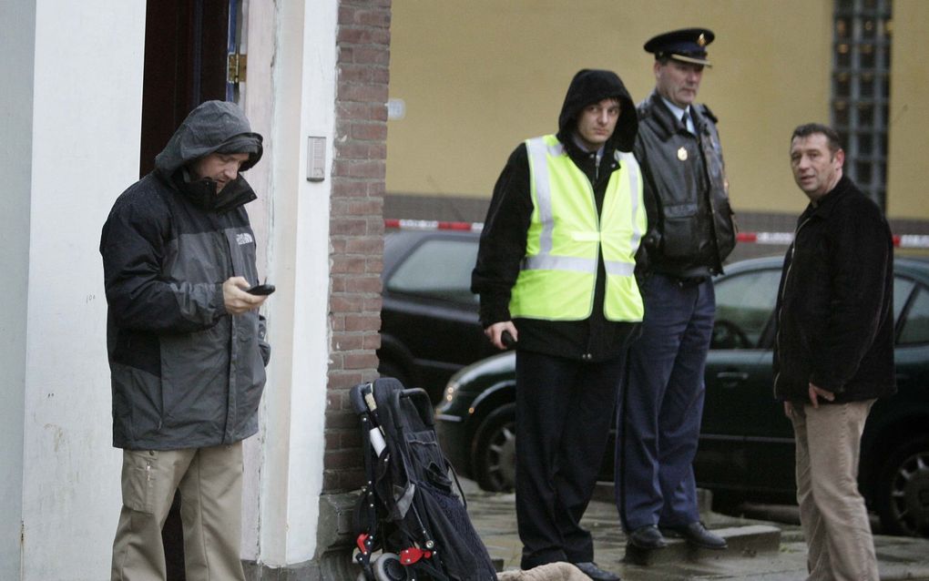 Wijkagenten werken te weinig in de eigen wijk. De bedoeling is dat ze 80 procent van hun tijd in hun eigen wijk bezig zijn, maar in de praktijk blijft dit steken bij 65 procent. Foto ANP