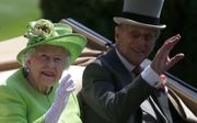 Prins Philip was gisteren nog met de Queen aanwezig bij de paardenraces van Ascot. beeld AFP