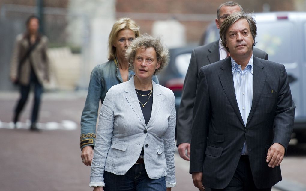 Zakenman Jan-Dirk Paarlberg (r.) kwam vanochtend met zijn raadsvrouwe Benedicte Ficq aan bij de rechtbank. Foto ANP