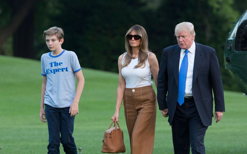 De Amerikaanse First Lady Melania Trump is samen met zoon Barron naar het Witte Huis in Washington verhuisd. beeld EPA