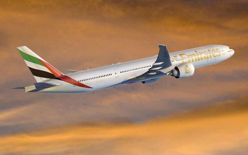 Een Boeing 777 in de kleuren van luchtvaartmaatschappij Emirates uit Dubai . Foto EPA