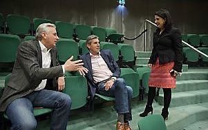 Hans Smolders (l.) volgde in januari het Kamerdebat met Teeven over Van der G. vanaf de publieke tribune. beeld ANP