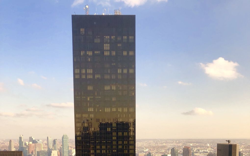 De Trump Tower met uitzicht op de East River is te zien vanaf een nabijgelegen toren in Manhattan, New York City. beeld AFP, Daniel Slim