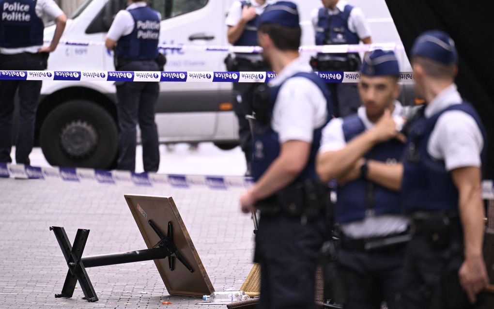 Politie bij het terras. beeld AFP, LAURIE DIEFFEMBACQ