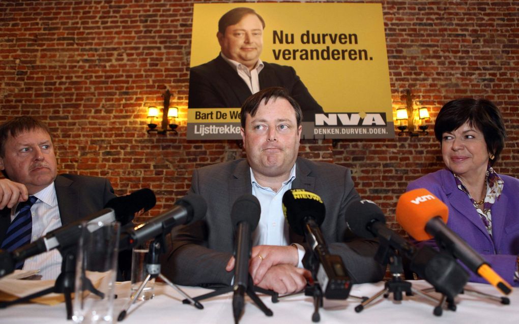 Frieda Brepoels (r.) naast N-VA-partijleider Bart De Wever. Foto EPA