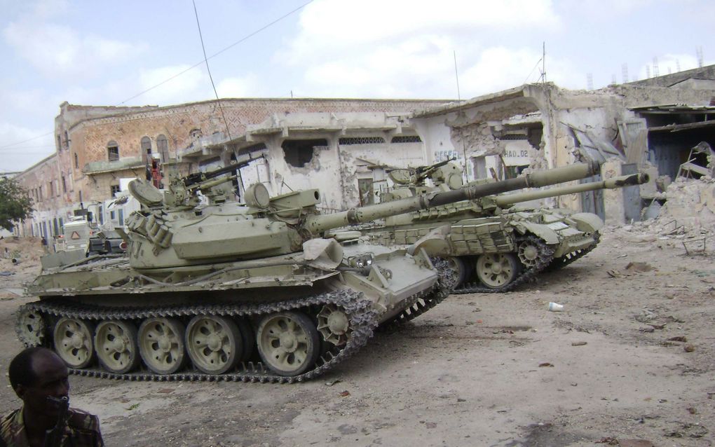 Tanks van de Afrikaanse vredesmacht in de straten van Mogadishu, Somalië. Foto EPA