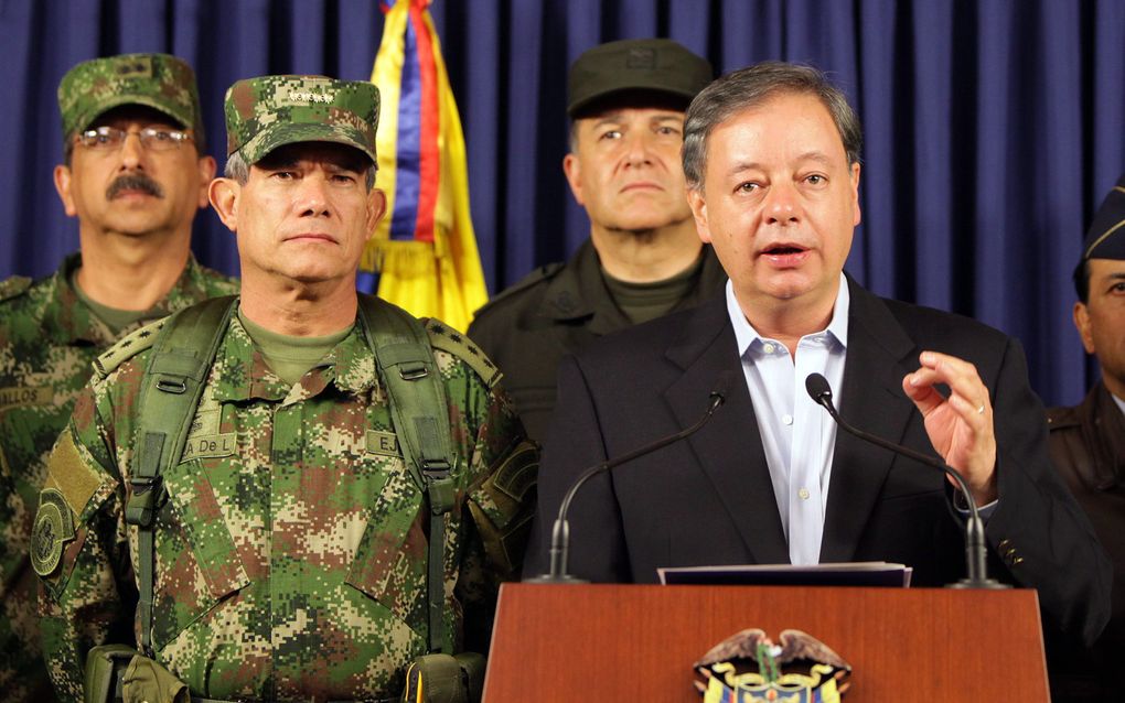 BOGOTA - De Colombiaanse minister van Defensie Gabriel Silva tijdens een persconferentie na de bevrijding van drie gijzelaars. Foto EPA