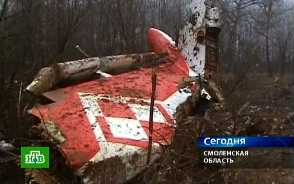 WARSCHAU - Drie Russische agenten zijn opgepakt omdat ze de creditcard zouden hebben gebruikt van een slachtoffer van de crash van het Poolse regeringsvliegtuig in het West-Russische Smolensk in april. Foto EPA