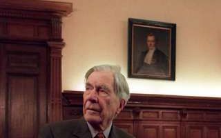 CAMBRIDGE - De zaterdag overleden Amerikaanse econoom en schrijver John Kenneth Galbraith. - Foto EPA