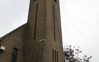 VINKEVEEN â€“ Het instortingsgevaar van de toren van de hervormde kerk in Vinkeveen is geweken. Foto FBF.NL