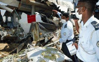 SJARJAH - Chaos nadat een Iraans passagiersvliegtuig is neergestort kort voor de landing. Foto EPA