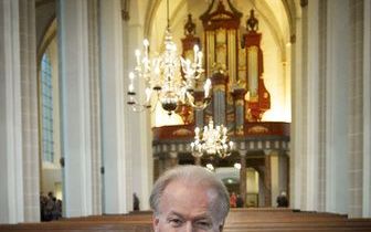 UTRECHT – Aan de „veelzijdige loopbaan” van ds. G. Boer (61) is een einde gekomen. Ter gelegenheid van zijn afscheid als hoofd buitenland van Kerkinactie (de zendings en diaconale tak van de Protestantse Kerk) werd gistermiddag in de Utrechtse Jacobikerk 