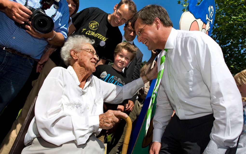 EINDHOVEN - CDA-leider Balkenende op campagne in Eindhoven. Foto ANP