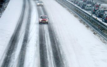 „De herinnering aan de beelden van de tsunami slachtoffers werken nog door als ijs en zout in het winterse wegdek.” Foto ANP