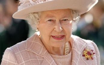 RIJSWIJK - Koningin Elizabeth komt maandagmiddag aan op Rotterdam Airport voor een kort bezoek aan Nederland. Foto ANP