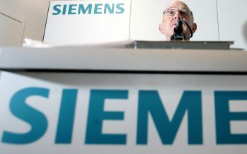 DEN HAAG â€“ De bouw van vier warmtekrachtcentrales heeft Siemens Nederland 35 miljoen euro gekost. Dat bleek dinsdag tijdens een persconferentie over de jaarcijfers van het elektronicaconcern. Bestuursvoorzitter Van Pernis benadrukte dat de problemen zic