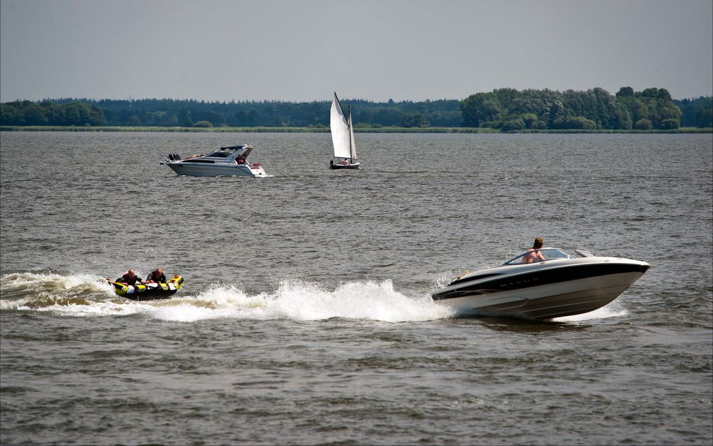 Een 24-jarige zwemmer uit St. Agatha is zondag gewond geraakt toen hij door een speedboot werd overvaren. De politie zoekt naar getuigen die meer weten. Foto ANP