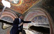 In een catacombe onder Rome zijn de twee vroegst bekende iconen van Petrus en Paulus en andere apostelen gevonden. Foto Reuters