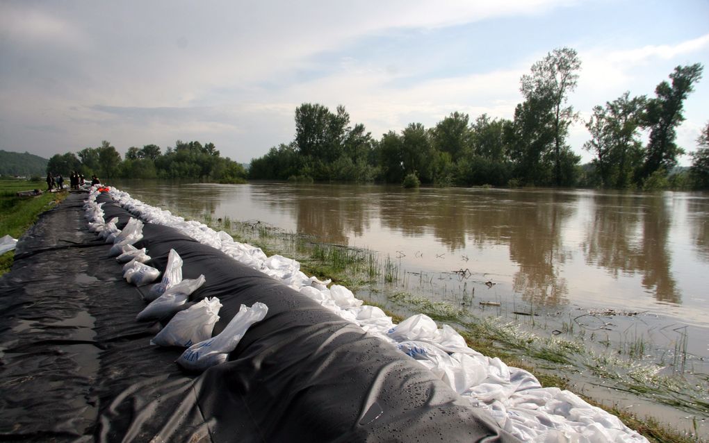 Dijken worden aangelegd in Polen. Foto EPA