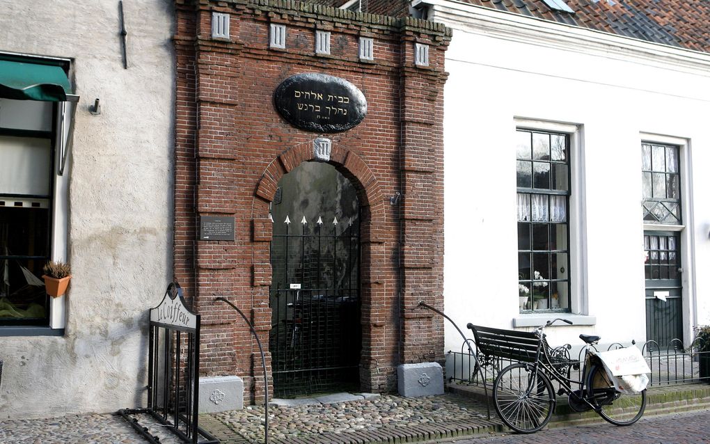 ELBURG – De voormalige Joodse synagoge aan de Jufferstraat in Elburg heeft veel meer bezoekers getrokken dan verwacht. Foto RD, Henk Visscher