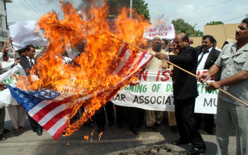 Protest in Pakistan tegen de voorgenomen Koranverbranding van het Dove World Outreach Center in Florida. Foto EPA