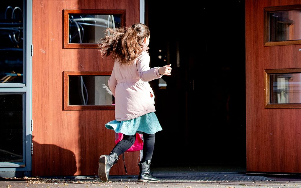 De brancheorganisatie laat in een verklaring weten nogmaals haar teleurstelling te hebben geuit. Ze hebben er op gewezen dat ook leraren en zorgmedewerkers gebruik maken van kinderopvang en niet kunnen werken als de kinderopvang dicht is. beeld ANP, Sem v