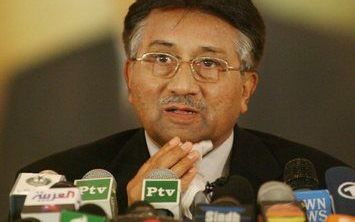 ISLAMABAD - De Pakistaanse president Pervez Musharraf, hier tijdens een persconferentie in Islamabad, 11 november 2007. Foto EPA.