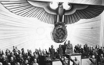 „Hitler heeft zich afgekeerd van het christelijk geloof en volop gebruikgemaakt van ideeÃ«n die in occulte kringen zijn ontstaan. Hierdoor was hij verbonden met satan, de mensenmoorder van den beginne.” Foto ANP