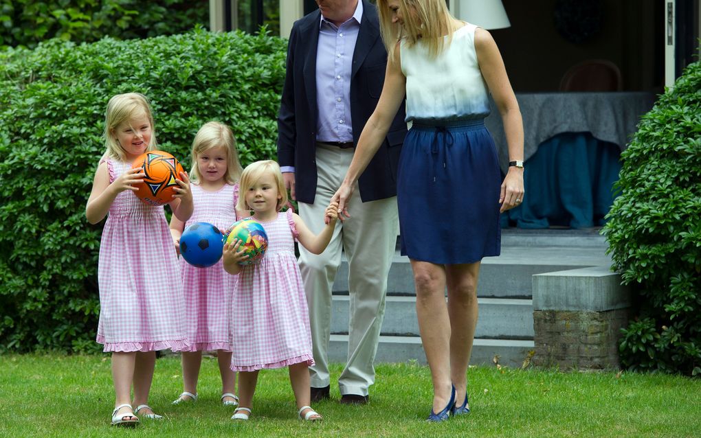 Prins Willem-Alexander met zijn gezin. Foto ANP