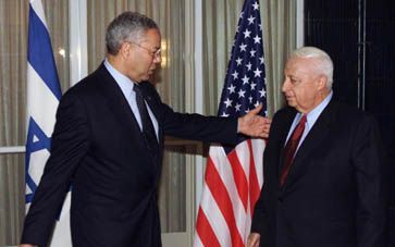 JERUZALEM - De Amerikaanse minister van Buitenlandse Zaken, Colin Powell, had vorig jaar juni in Jeruzalem een ontmoeting met de IsraÃ«lische premier, Ariel Sharon. - Foto EPA