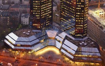 FRANKFURT - Het hoofdkantoor van de Deutsche Bank in Frankfurt. Foto EPA