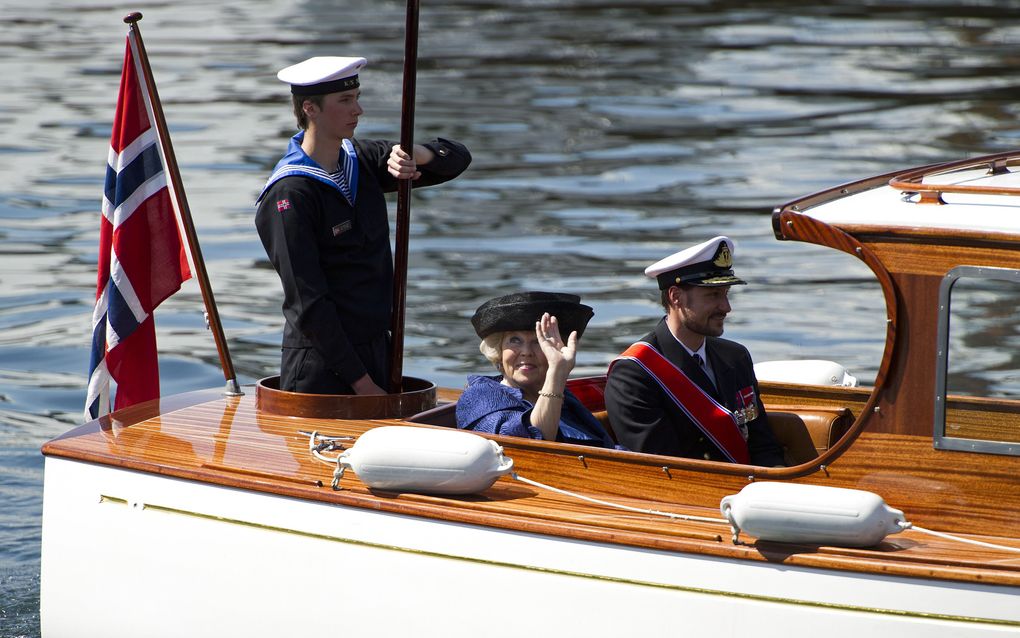 Koningin Beatrix bekommert zich om het leegvissen van de zeeën. Foto ANP