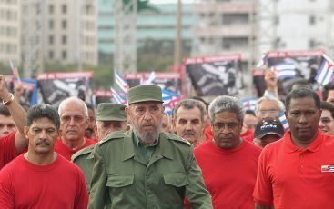 HAVANA â€“ De Cubaanse president, Fidel Castro, voerde dinsdag hoogstpersoonlijk een grote demonstratie aan die in Havana werd georganiseerd. Duizenden Cubanen die achter de 79 jarige staatschef aanliepen, eisten de uitlevering van de in VS opgepakte Cuba