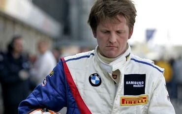 ZANDVOORT - Prins Pieter Christiaan loopt maandag teleurgesteld door de pitstraat op het circuit van Zandvoort. Foto ANP