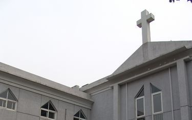 „Er is een duidelijke verandering gaande in de Drie Zelfkerk. Er is ook meer toenadering tot en van de huisgemeenten.” Foto: een kerkgebouw van de Drie Zelfkerk in Peking. Foto Bram van de Tocht