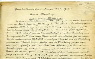 LEIDEN - Pagina 1 van het manuscript. Een Utrechtse student heeft een belangrijk manuscript van Albert Einstein gevonden in het Instituut Lorentz voor theoretische natuurkunde van de Universiteit Leiden. Foto ANP