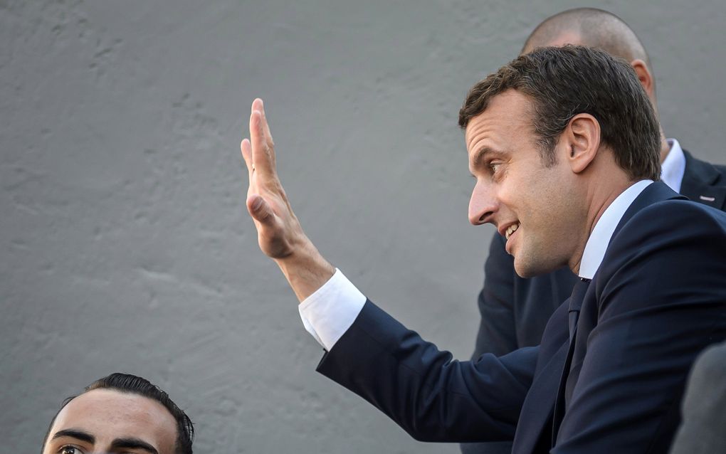 De Franse president Macron, zaterdag in het Noord-Franse  Le Touquet. beeld EPA