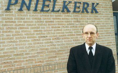 URK â€“ Ds. A. van Heteren werd vijfentwintig jaar geleden bevestigd tot predikant in de Christelijke Gereformeerde Kerken: „Het is een wonder als het zaad van het Evangelie mag vallen in door de Heere weltoebereide aarde.” - Foto RD