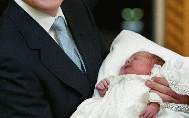 Prins Willem-Alexander met Catharina-Amalia Beatrix Carmen Victoria.