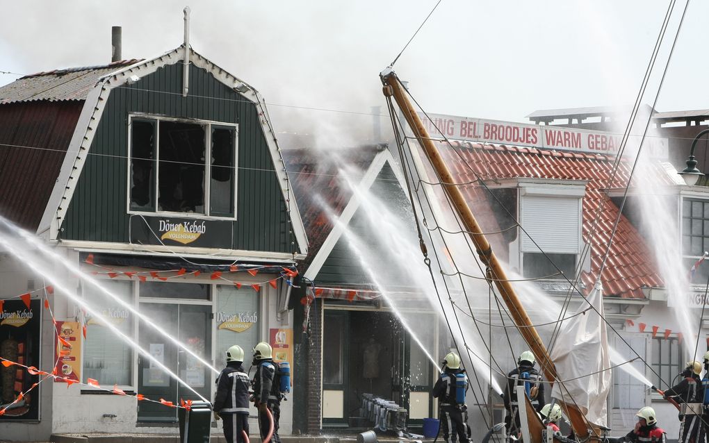 Brand in een souvenirwinkel in Volendam. Foto ANP